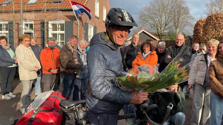 Anfred is weer terug na een fietstocht van 31.000 kilometer