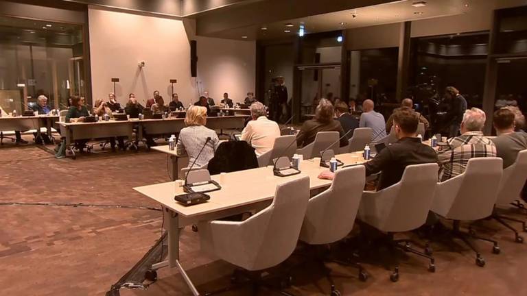 De gemeenteraad was erg verdeeld tijdens de commissievergadering dinsdagavond (foto: ZuidWest TV).