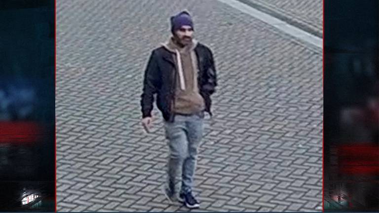 De man die wordt verdacht van aanranding van een 14-jarig meisje vol in beeld (foto: Politie/Opsporing Verzocht).