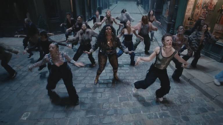 CDK Company danst bij Lizzo