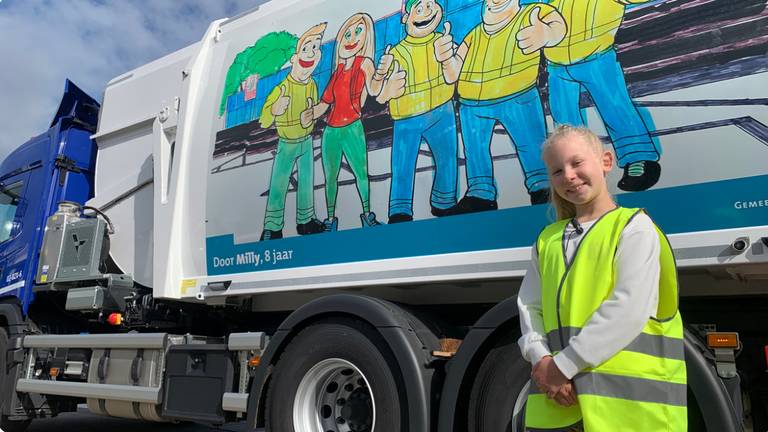 Milly zo trots als een pauw bij haar creatie (foto: Dtv Nieuws).