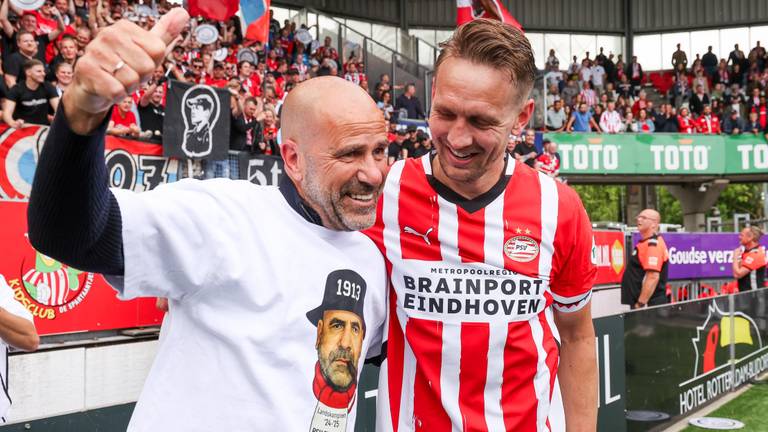 Peter Bosz en Luuk de Jong (foto: Hans van der Valk/Orange Pictures).