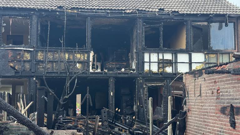Drie huizen compleet verwoest: 'Gaat mogelijk om brandstichting'