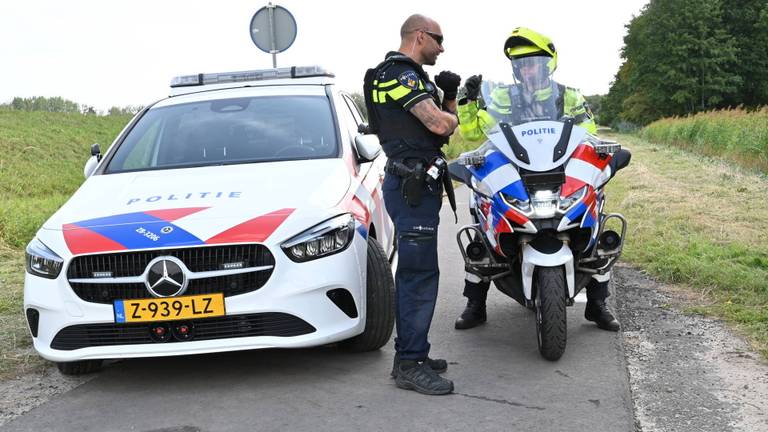 Zoektocht naar gewapende overvaller