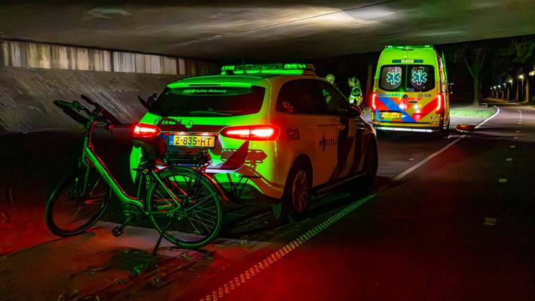 Jongen zwaargewond op straat gevonden
