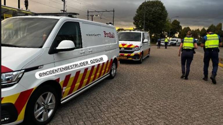 Helmondse handhavers zetten zes mensen uit de trein (foto: Instagram handhaving Helmond).