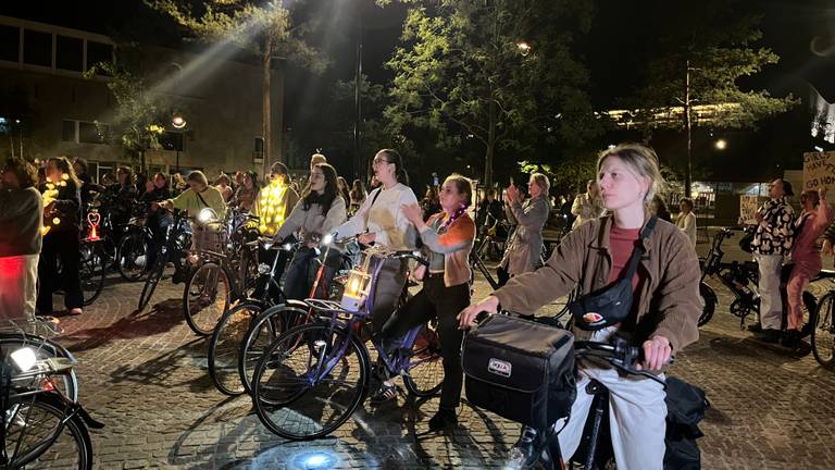 Beelden van de fietstocht in Tilburg, dus niet in Eindhoven (foto: Floortje Steigenga).