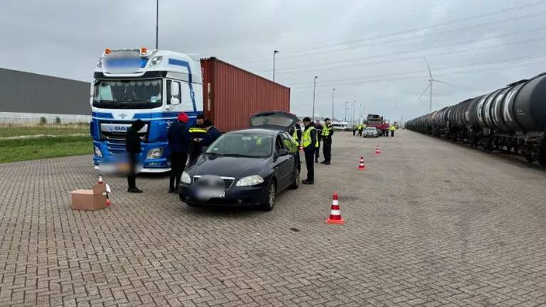 Grote verkeerscontrole in Moerdijk (foto: politie.nl).