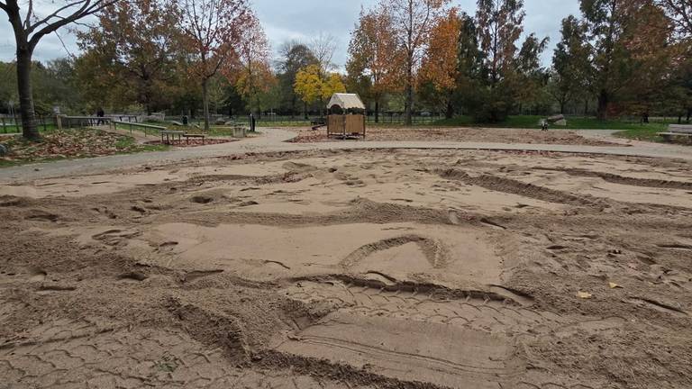De plek waar het speeltuintje stond (foto: DTV Nieuws)