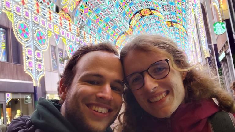 Kjell en Fleur onder de Renaissance tunnel tijdens GLOW dit jaar (foto: privécollectie)