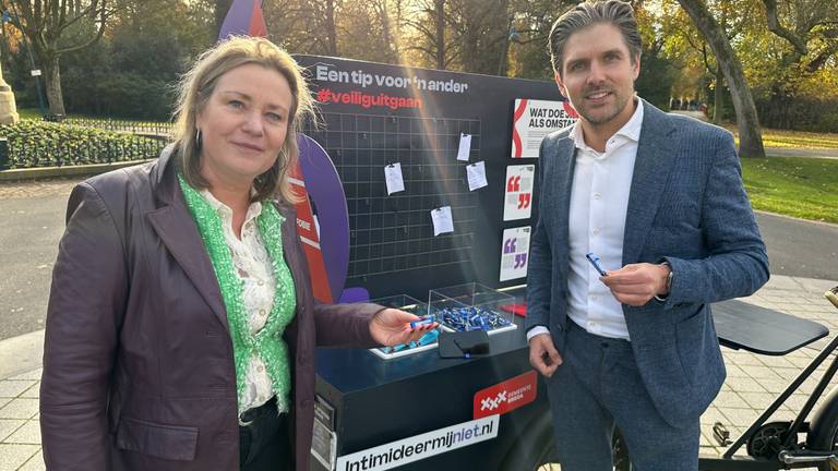 Wethouders De Nobel en Förster introduceren hun actieplan tegen straatintimidatie (foto: Ronald Sträter).