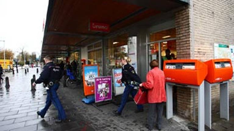 Een postagentschap aan de Tarwelaan in Eindhoven werd overvallen.