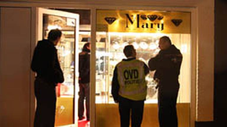 Overval Mary Juweliers Burgemeester van Hoofflaan Veldhoven