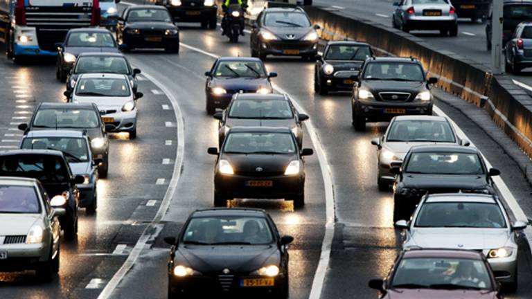 Weer liep het vast op de A2 bij Den Bosch. (Foto: archief)