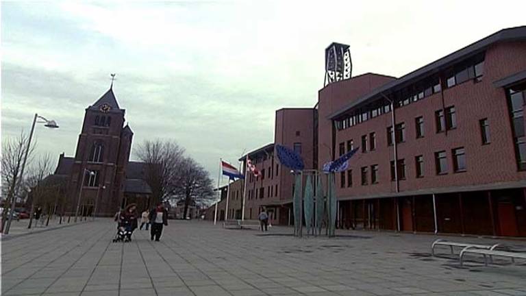 Het gemeentehuis van Reusel-De Mierden (Foto: archief)