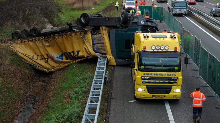 Verkeerschaos Op A58 Door Gekantelde Vrachtwagen - Omroep Brabant