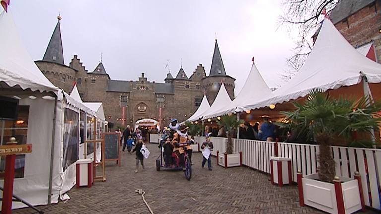 Wonderbaar Topdrukte bij Kasteel van Sinterklaas in Helmond - Omroep Brabant KZ-31