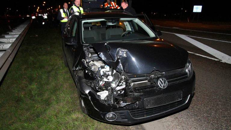 Politie betrokken bij kopstaartbotsing met 7 auto's - Omroep Brabant