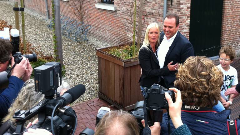 Mariska Bauer zwemt voor overleden tante van Frans.