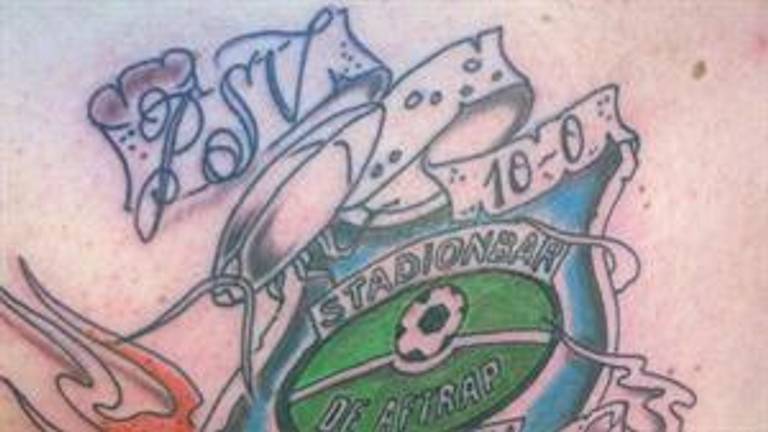 Hofman's tatoeage van vorig jaar.