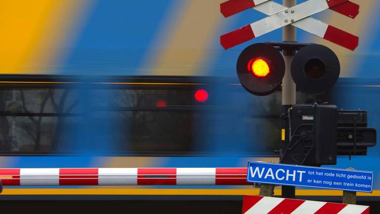 Het treinverkeer tussen Lage Zwaluwe en Dordrecht ligt stil