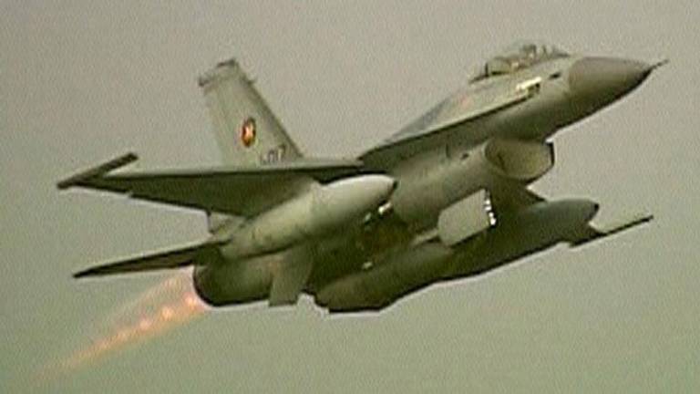 F16 door geluidsbarrière.