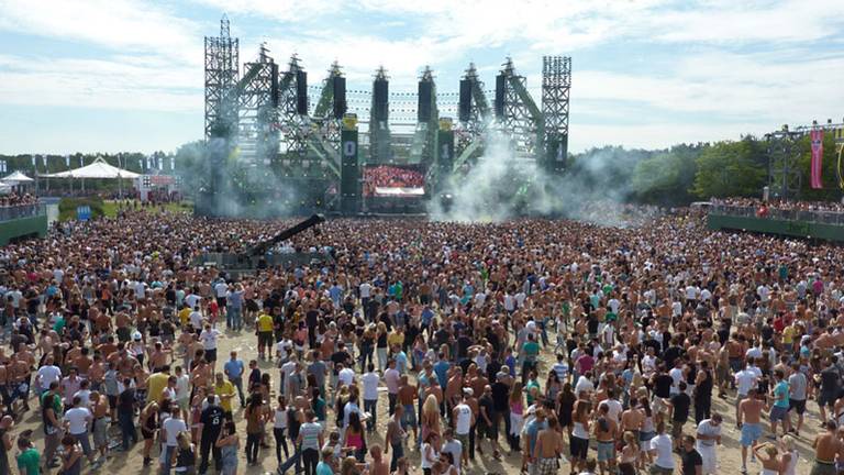 Hoofdpodium van Decibel in 2011