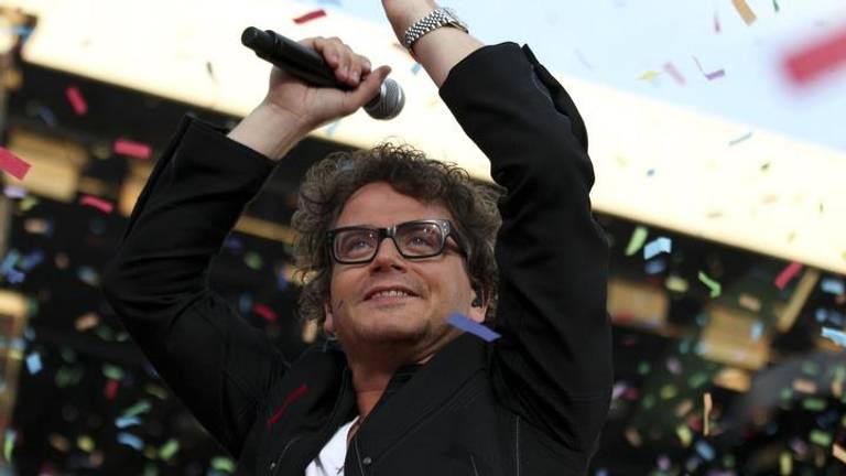 Guus Meeuwis trakteert op een Golden Ticket