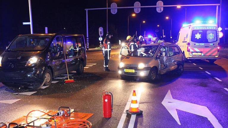 Ongeluk op de N631, een van de gevaarlijkste wegen in Brabant. (Foto: Jeroen Stuve / Mainstay Media Breda)