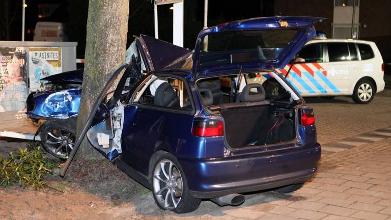 Man zwaargewond na botsing Drunen (Foto FPMB / Erik Haverhals)