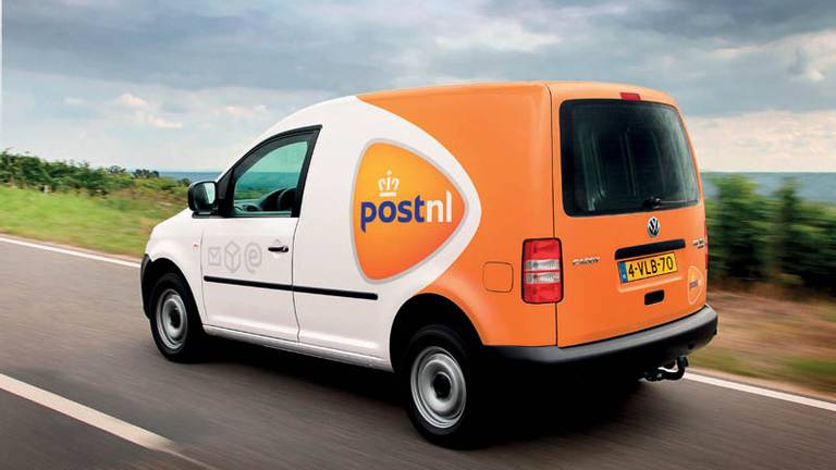 Een bus van PostNL