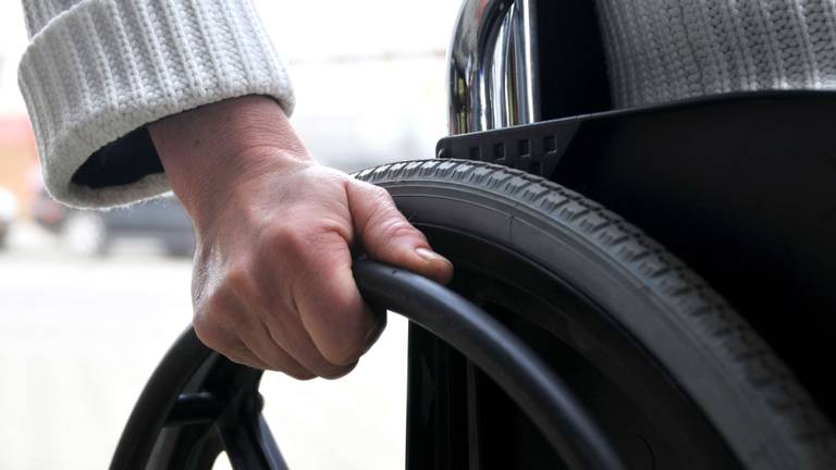 Mensen met fysieke beperking komen sneller aan het werk dan ex-gevangenen