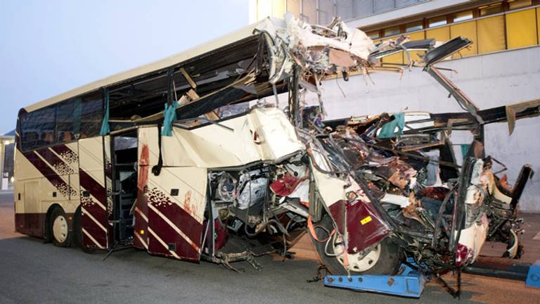 De verongelukte bus (foto: ANP)