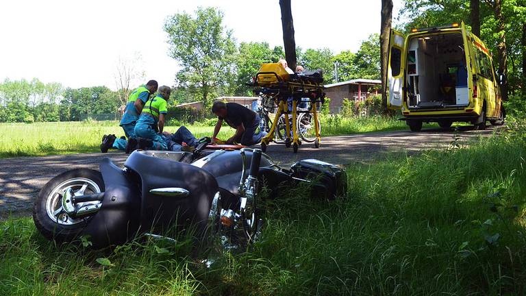 Bestuurder rijdt door (Foto: Sem van Rijssel / SQ Vision)