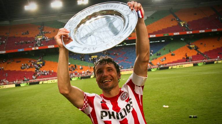 Mark van Bommel na de overwinning tegen FC Groningen 2015 (Foto: Orange Pictures)