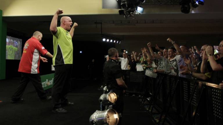 Darter Michael van Gerwen uit Vlijmen in finale Players ...