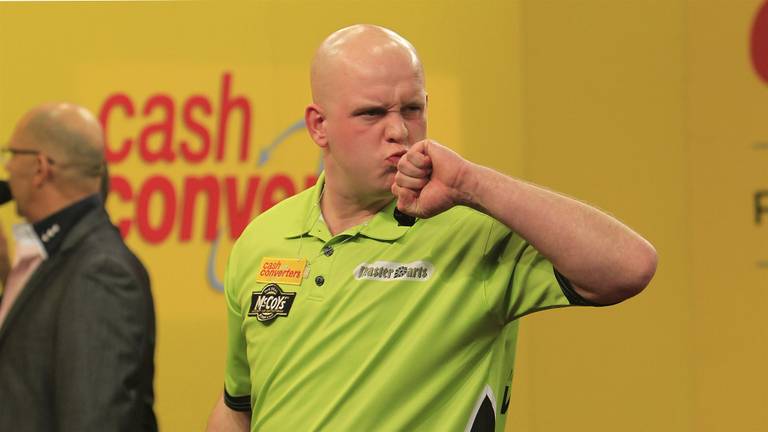 Michael van Gerwen won ruim van 'Barney'.  (Foto: Lawrence Lustig/PDC)