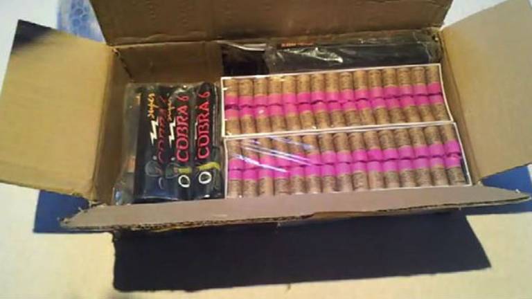 Politie Jaagt Op Illegaal Pools Vuurwerk Via Post Omroep Brabant