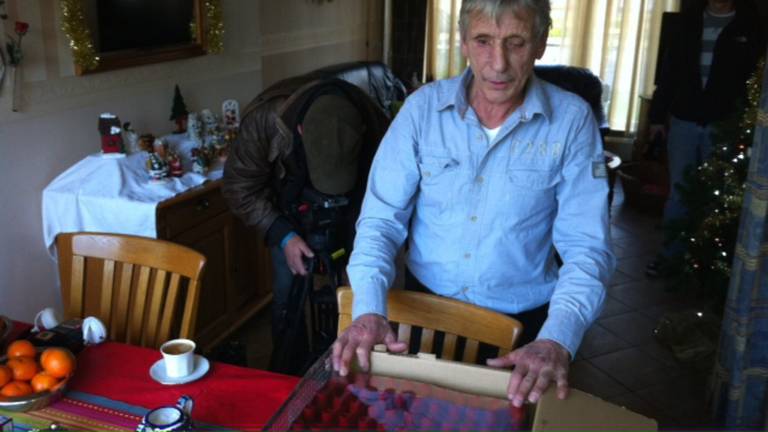 Stef Van Den Akker 66 Verloor Oog Tijdens Jaarwisseling 2011 Het Liefste Stook Ik Weer Omroep Brabant
