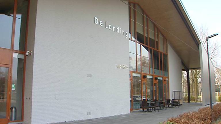Problemen met plafondplaat in sporthal De Landing in Son en Breugel