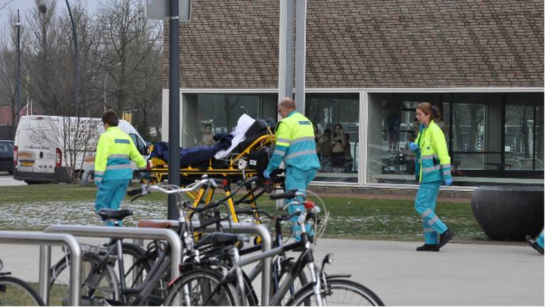 Jongen 14 Gereanimeerd Bij Zwembad Olympia Waalwijk Omroep Brabant