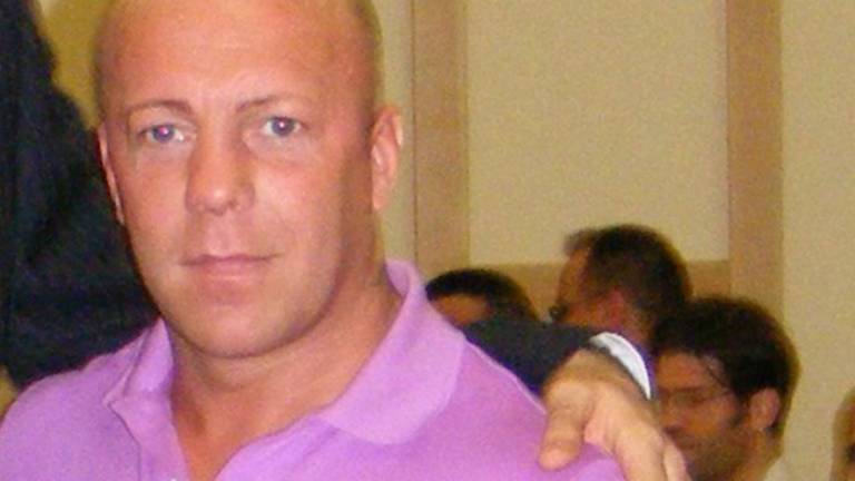 Massale Belangstelling Uitvaart Thaibokslegende Ramon Dekkers In Crematorium Zuylen Breda Omroep Brabant