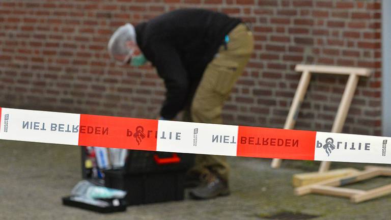 De technische recherche doet onderzoek (FotoRico Vogels/SQ Vision)