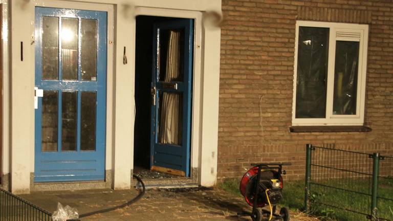 Verdachte woningbrand in Helmond (foto: Harrie Grijseels/SQ Vision)