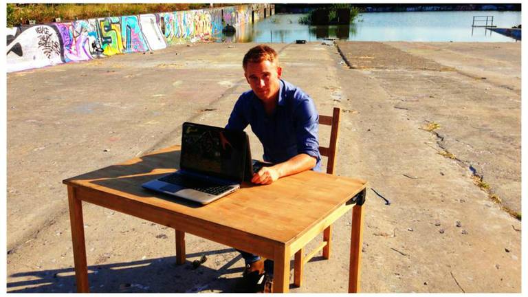 Afgelaste Wie Is De Mol Vrijdagavond Alsnog Uitgezonden Twittert Presentator Art Rooijakkers Omroep Brabant