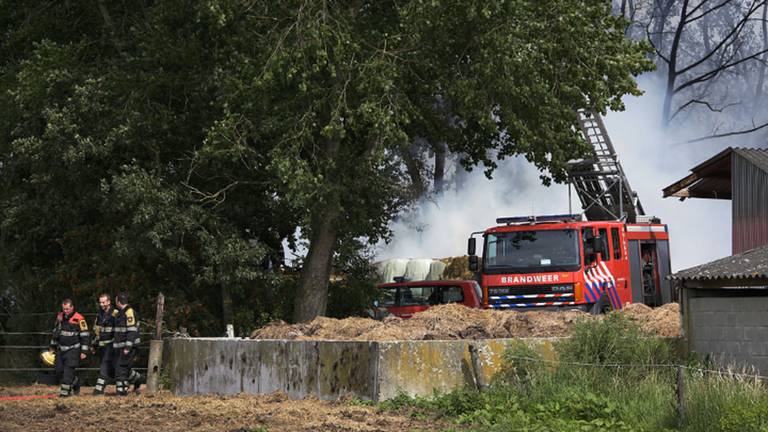 Beelden van de brand aan de Eindhovensedijk in Oirschot