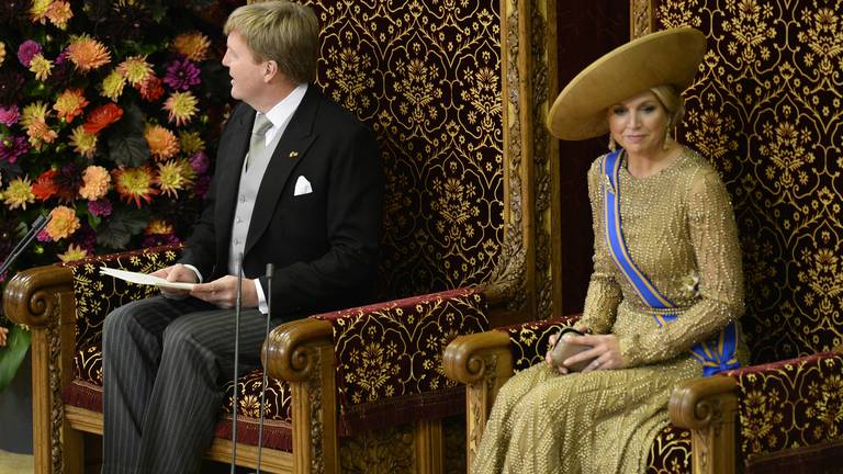 Koningin Máxima draagt opnieuw een creatie van de Goirlese ontwerper Jan Taminiau.