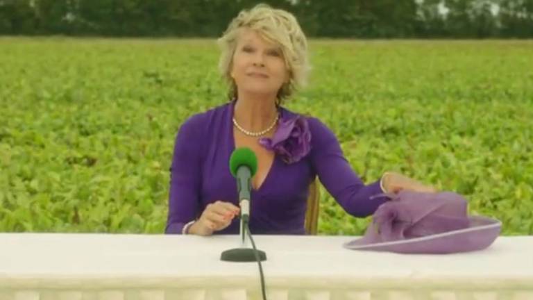 Martine Bijl in de reclame van Hak. (Foto: Youtube / reclame Hak)