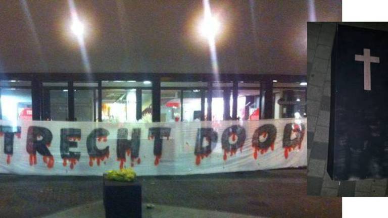 FC Den Bosch-supporters leggen doodskist bij FC Utrecht