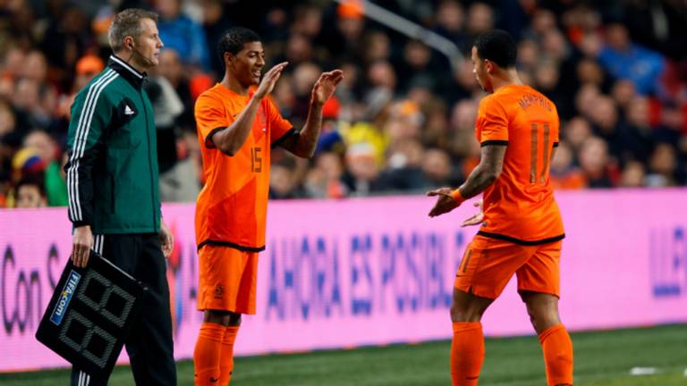 Van Aanholt niet, Depay wel naar WK